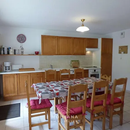 Spacieux 4 Pieces Pour 6-8 Personnes Avec Terrasse Au Grand-bornand - Fr-1-458-239 ル・グラン・ボルナン